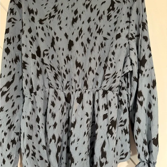 SHEIN Blue and Black Patterned Blouse - Picture 4 of 4